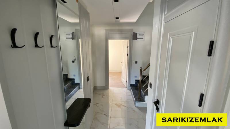 Edremit Altınoluk Mah`da5+1  Villa. - 16